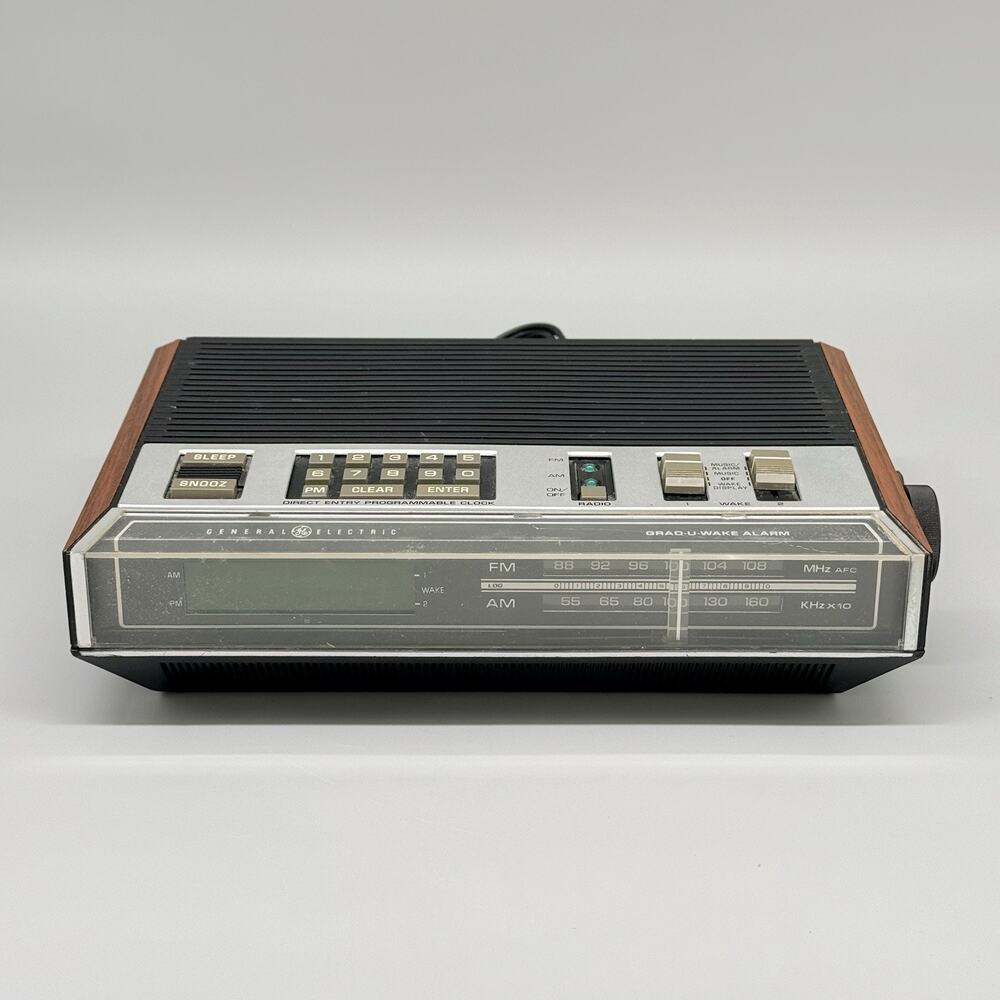 General Electric Grad-U-Wake AM/FM Digital Alarm Clock Radio 7-4800A Works